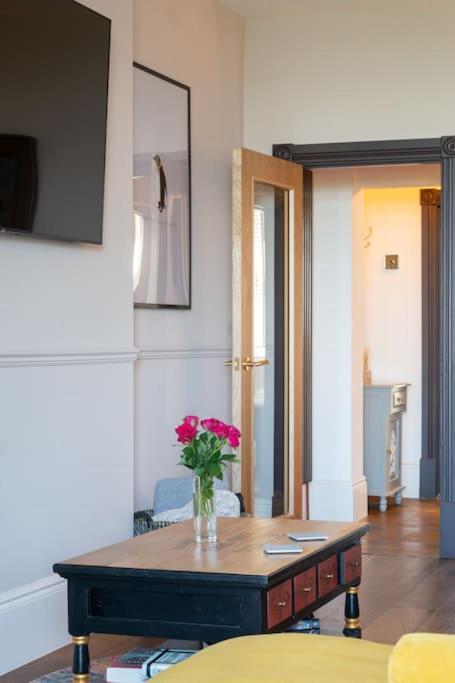 Stylish Beachfront Bolthole With Stunning Sea Views And Luxury Touches Herne Bay Exterior foto