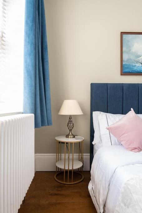 Stylish Beachfront Bolthole With Stunning Sea Views And Luxury Touches Herne Bay Exterior foto